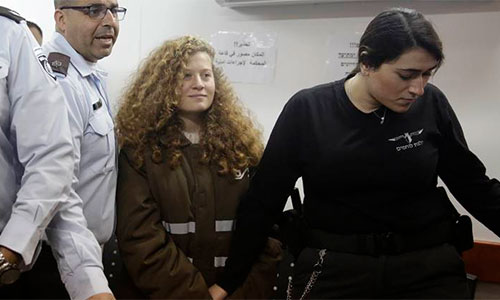 Posponen juicio a menor palestina, símbolo de resistencia a la ocupación